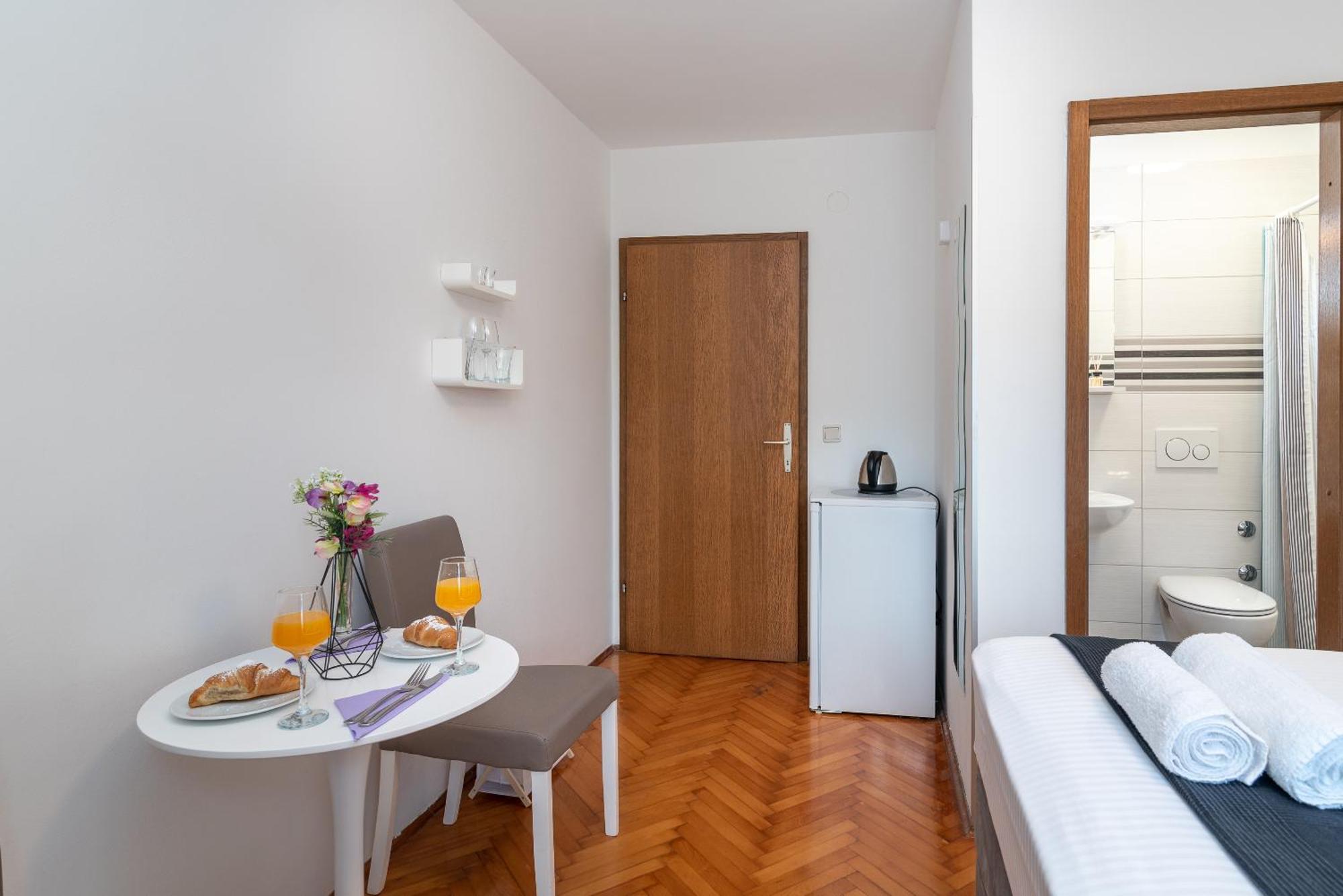Apartments Bozan 트로기르 객실 사진